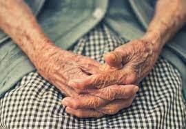 Banco indenizar idosa de 107 anos por dificultar acesso  previdncia