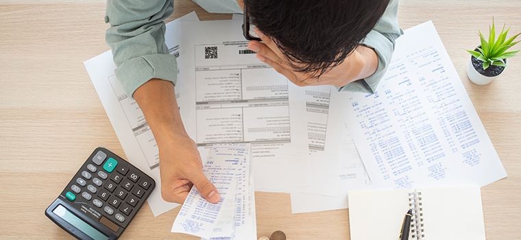 O falecido deixou dvidas. Os herdeiros precisam quit-las com seus prprios bens?